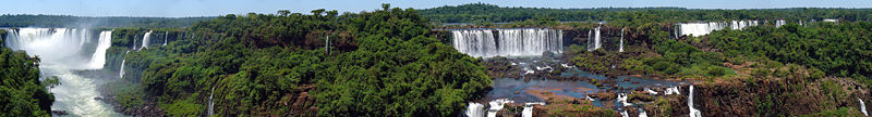 Panorama of the falls from Brasil