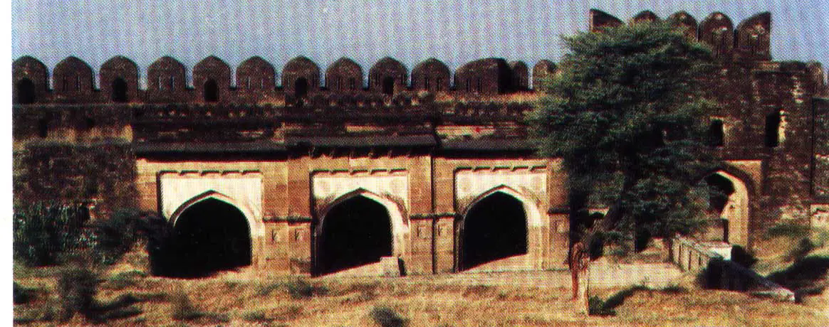 File:Shahi Mosque.jpg - New World Encyclopedia