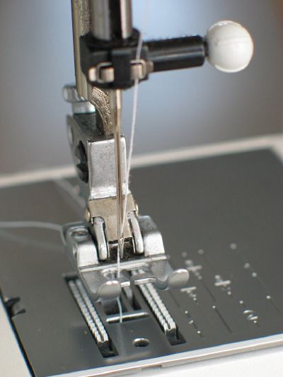 Sewing machine - New World Encyclopedia